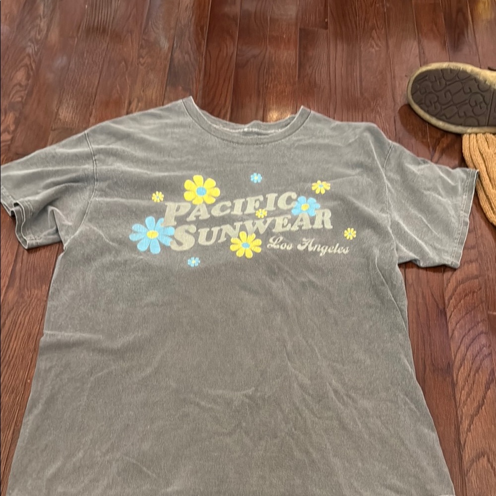 PacSun Gray Tee with Blue and Yellow Floral Design